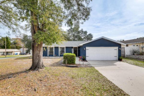 14 Mi to Dwtn Tampa Bay Brandon Home with Fire Pit!